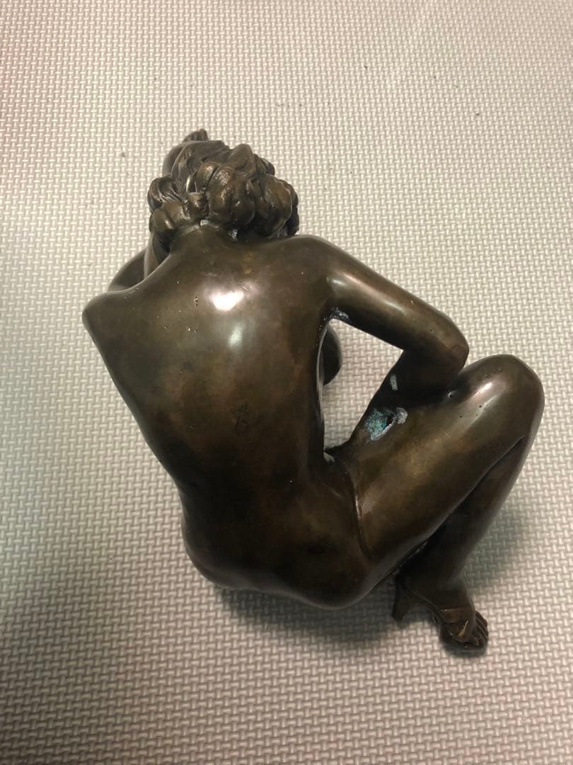 ブロンズ製女性ヌード彫刻