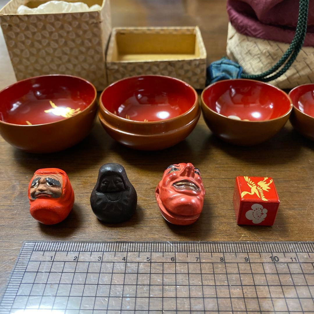 漆器のぐい呑みと伝統人形のセット