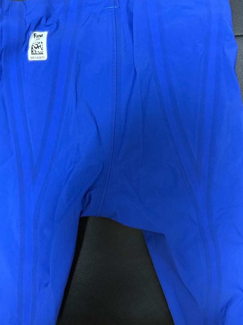 アリーナ高速水着2着