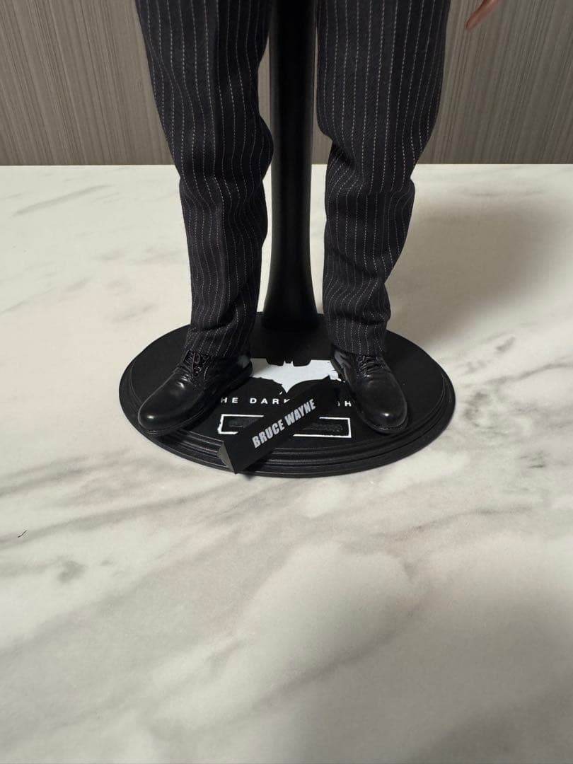 ホットトイズ ダークナイト 格納庫 ブルースウェイン付き トイサピエンス限定