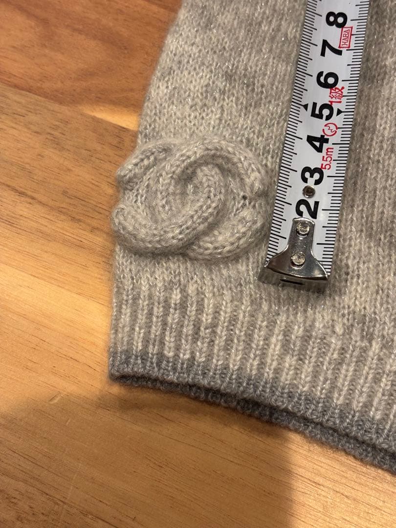 ょっぴ 様CHANEL シャネル ニット帽ビーニー　 ラメ入り グレー お箱付き