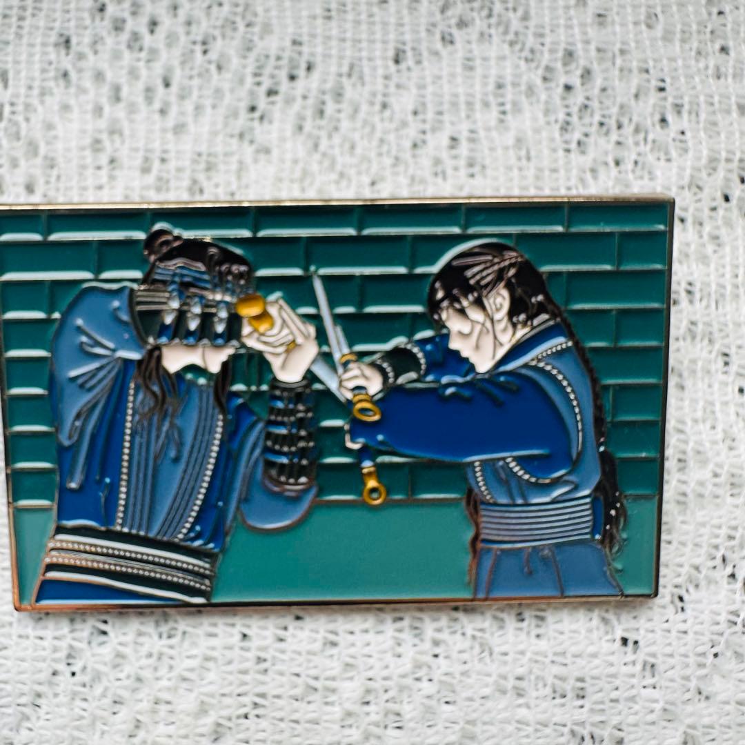 琉璃~めぐり逢う2人、封じられた愛~十生十世 メタルピンバッジ　シホウ　センキ