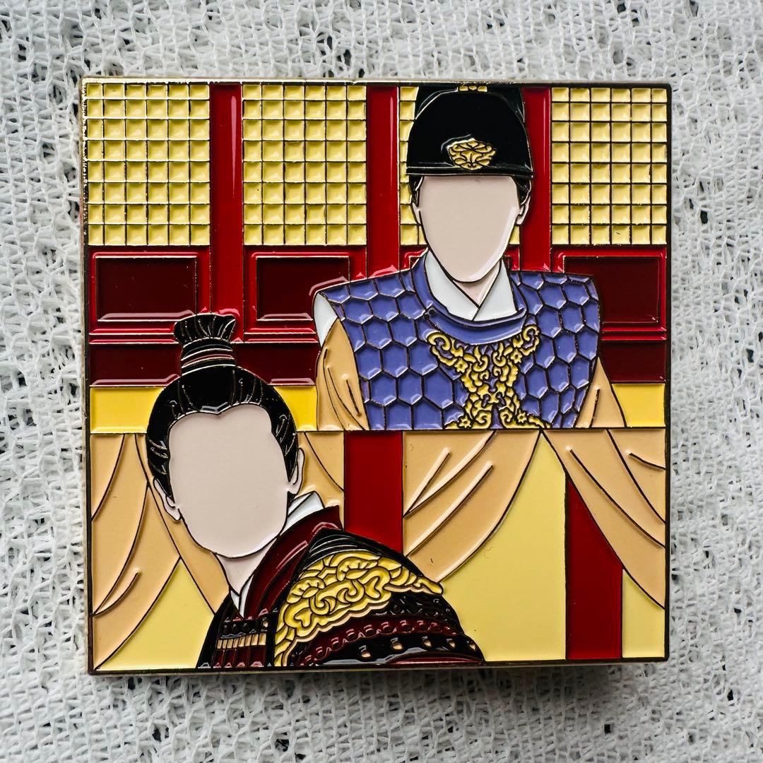 琉璃~めぐり逢う2人、封じられた愛~十生十世 メタルピンバッジ　シホウ　センキ