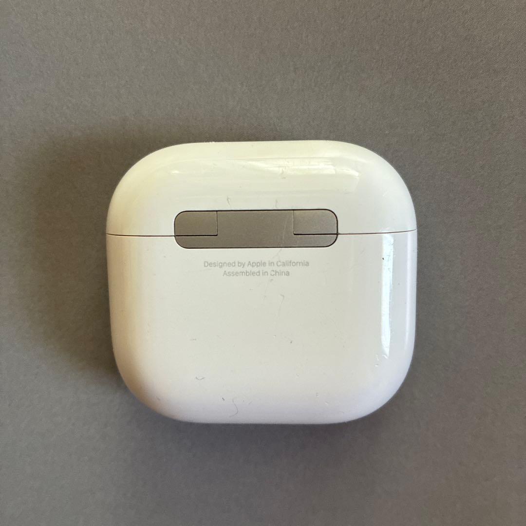 Airpods 4 エアーポッズ