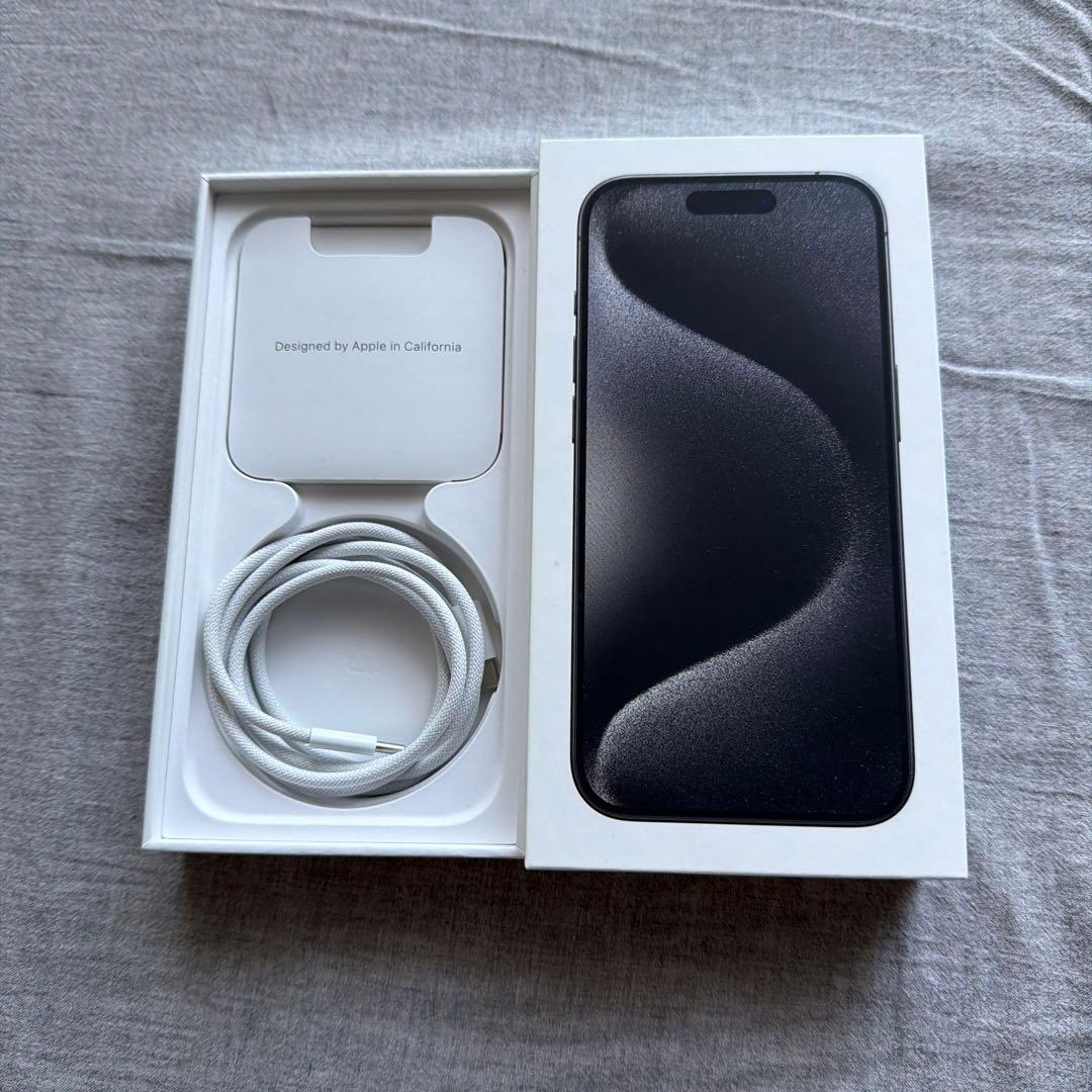 【美品】Apple iPhone 15 ￼￼Pro ブラックチタニウム