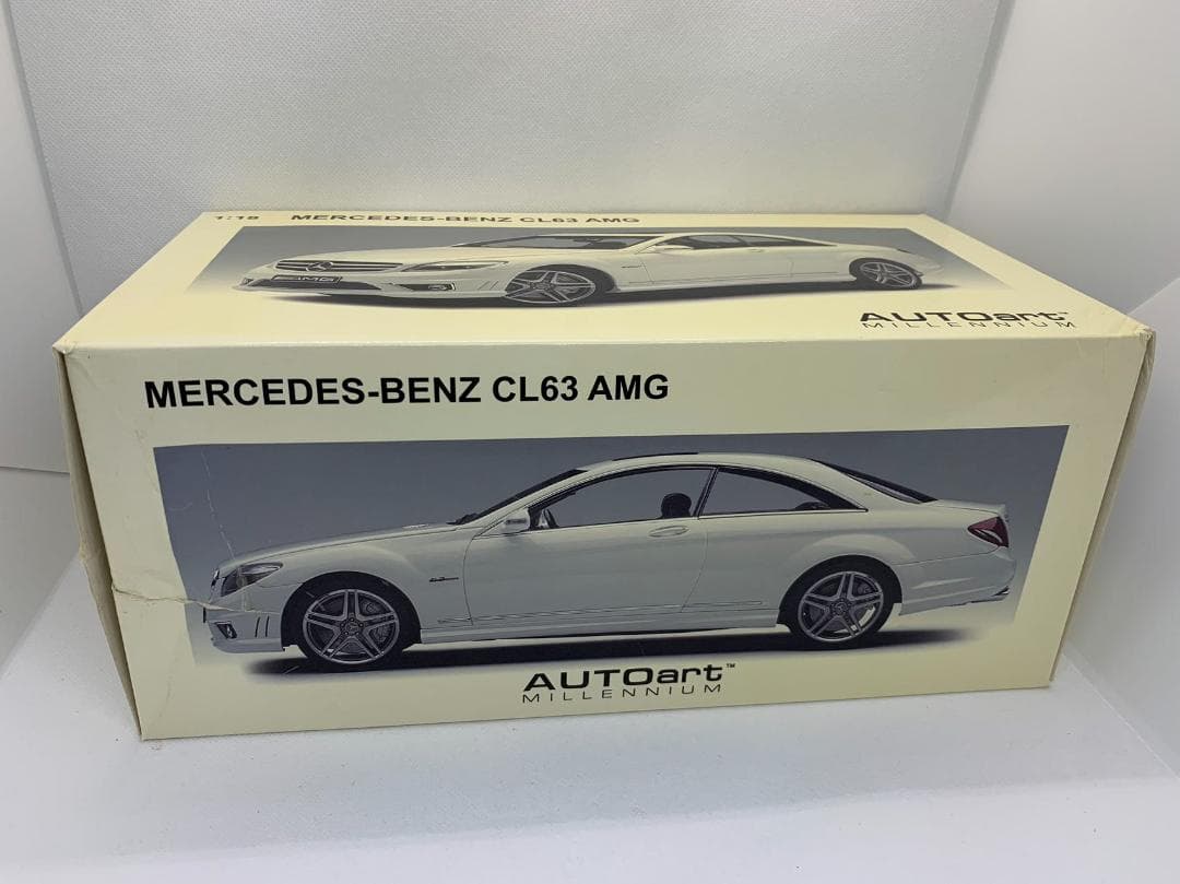 Aa 1/18 メルセデスベンツ CL63 AMG White