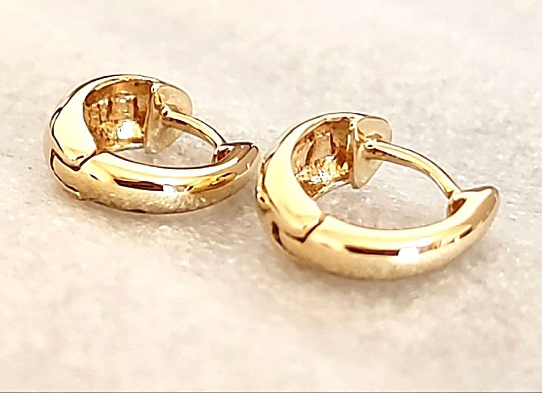 Carat(キャラット) K18 中折れ式フープピアス(10㎜スピンドル)