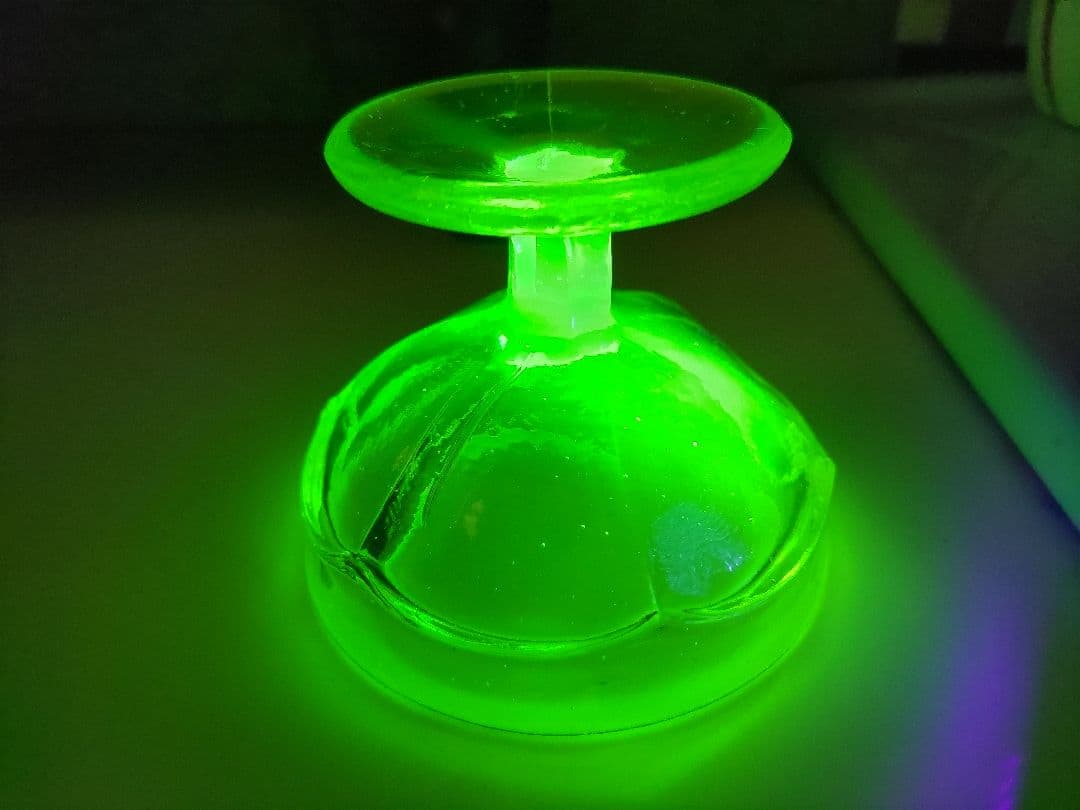 氷コップ　プレスガラス　美品　233g　無傷　ウランガラス