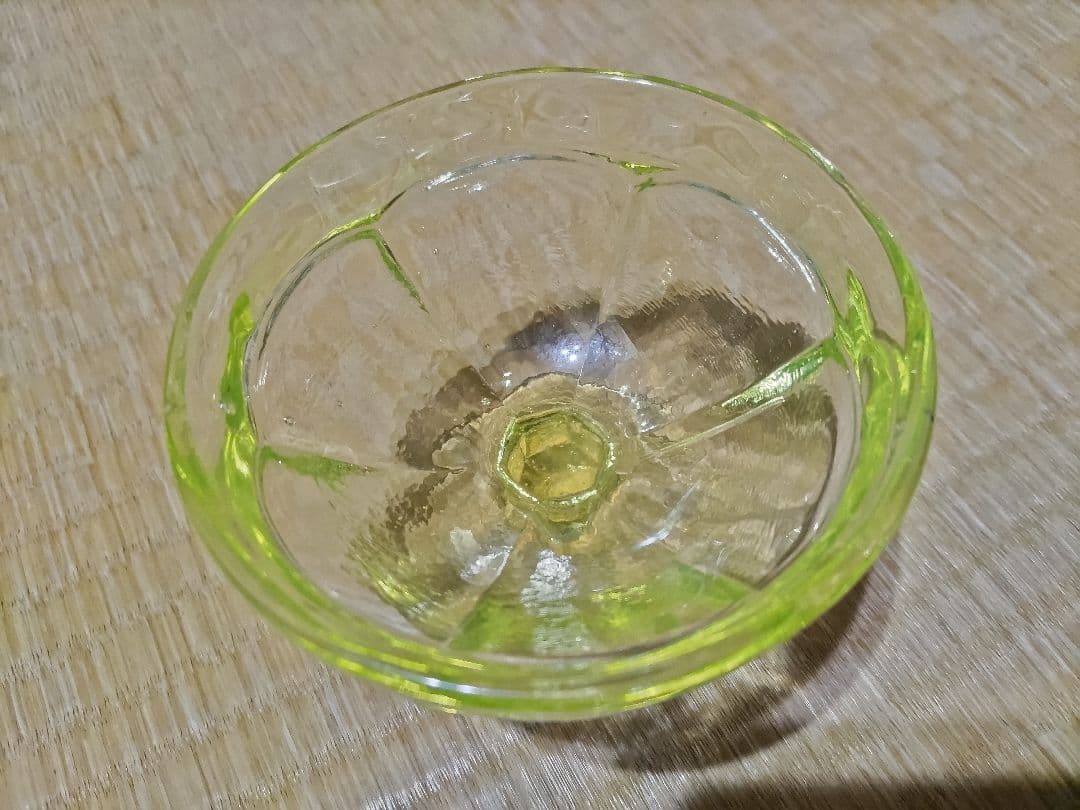 氷コップ　プレスガラス　美品　233g　無傷　ウランガラス