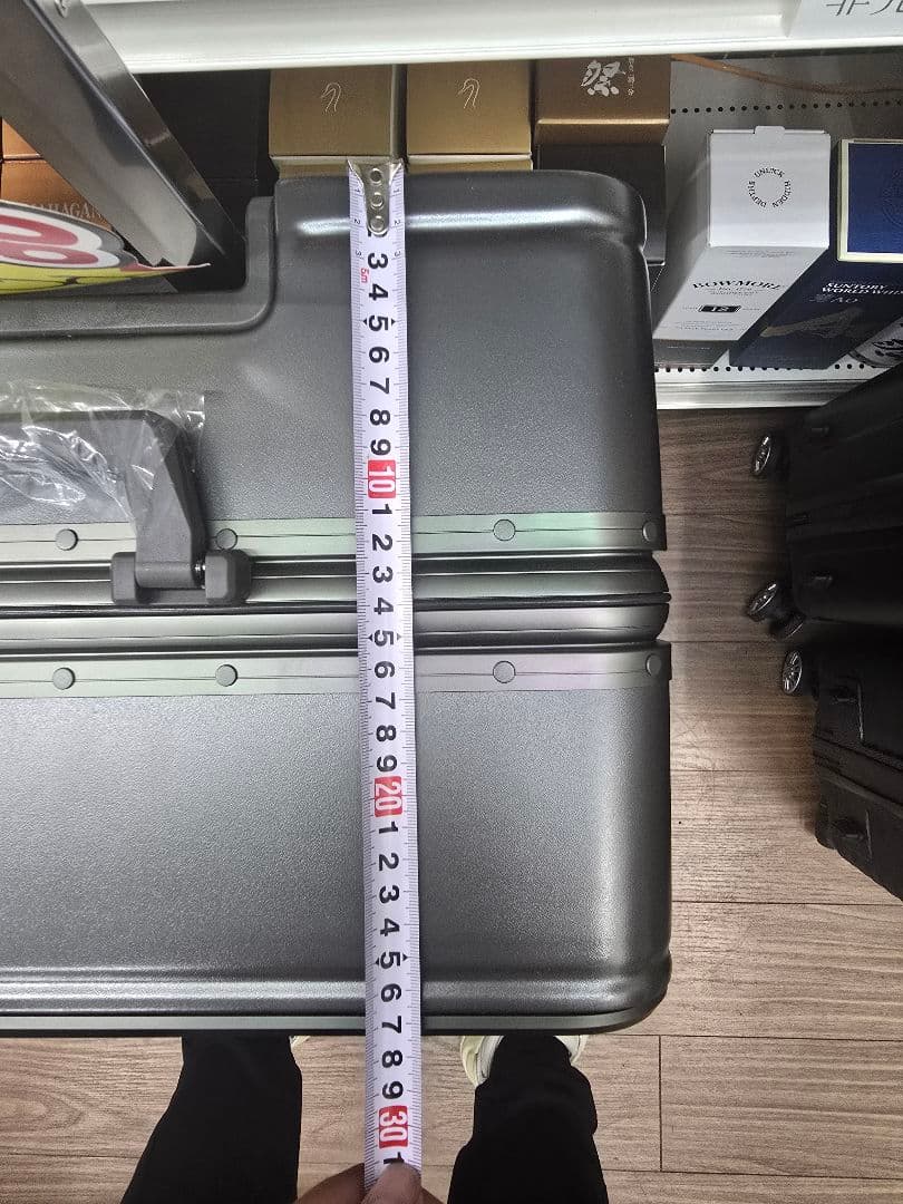 アルミフレーム ブラック色 28インチ スーツケース 軽量