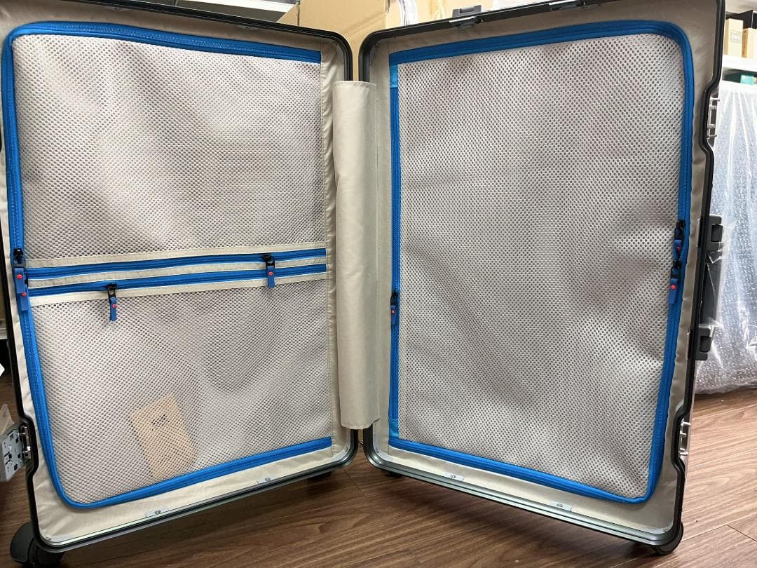 アルミフレーム ブラック色 28インチ スーツケース 軽量