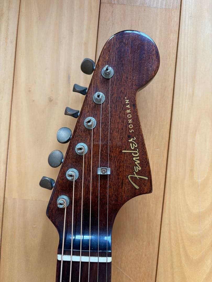 Fender SONORAN S NUT(ハードケース付属)