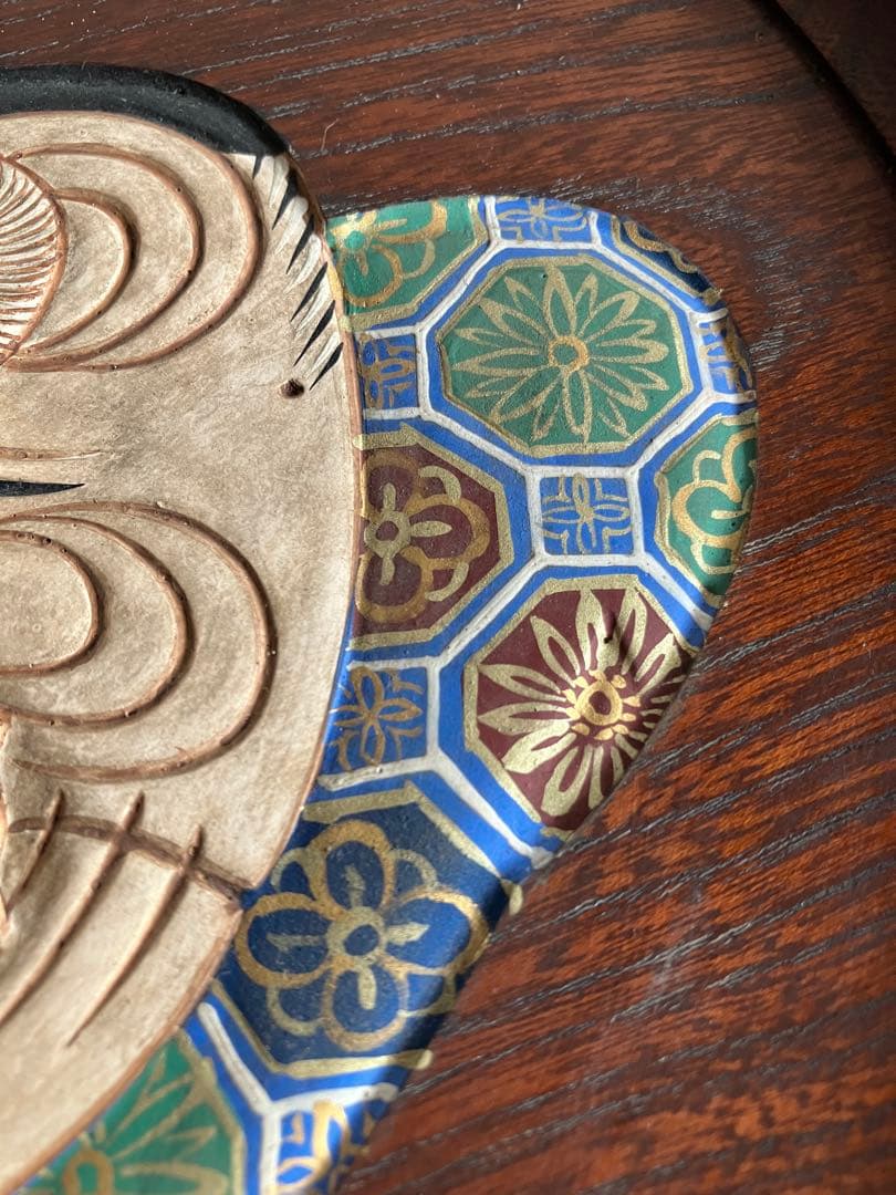 市川銕琅　欅飾盆　翁面白色尉　蜀江文狩衣　千秋萬歳　鉄筆木彫彩色　お茶道具