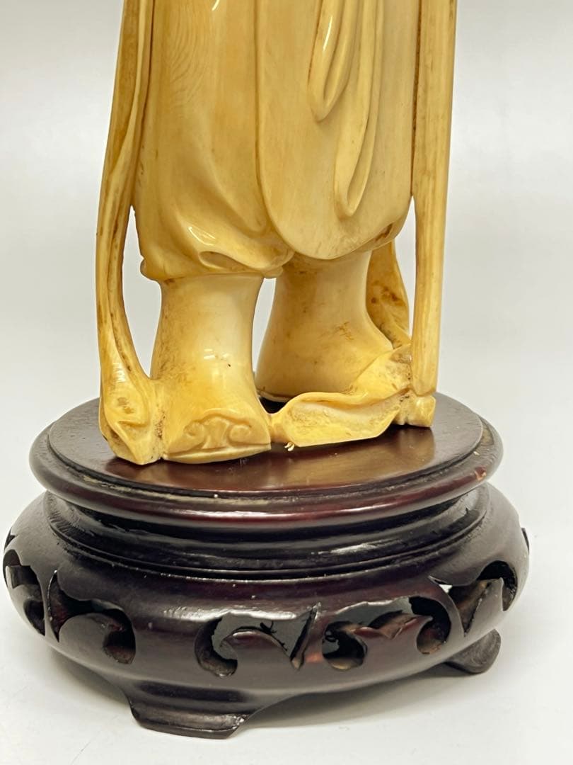 極上　人物　重さ；402g