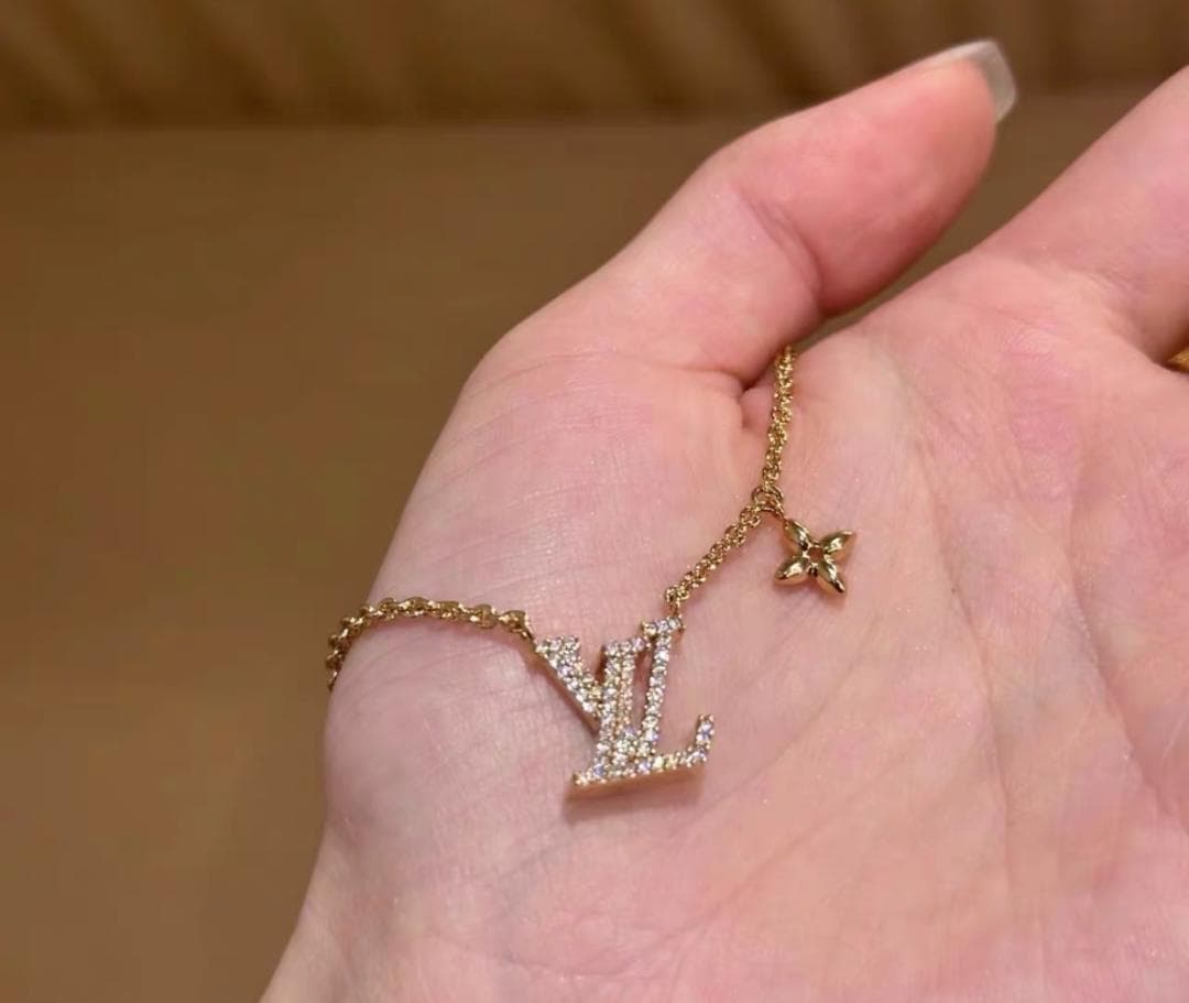 ネックレス アイコニック ペンダント ゴールド