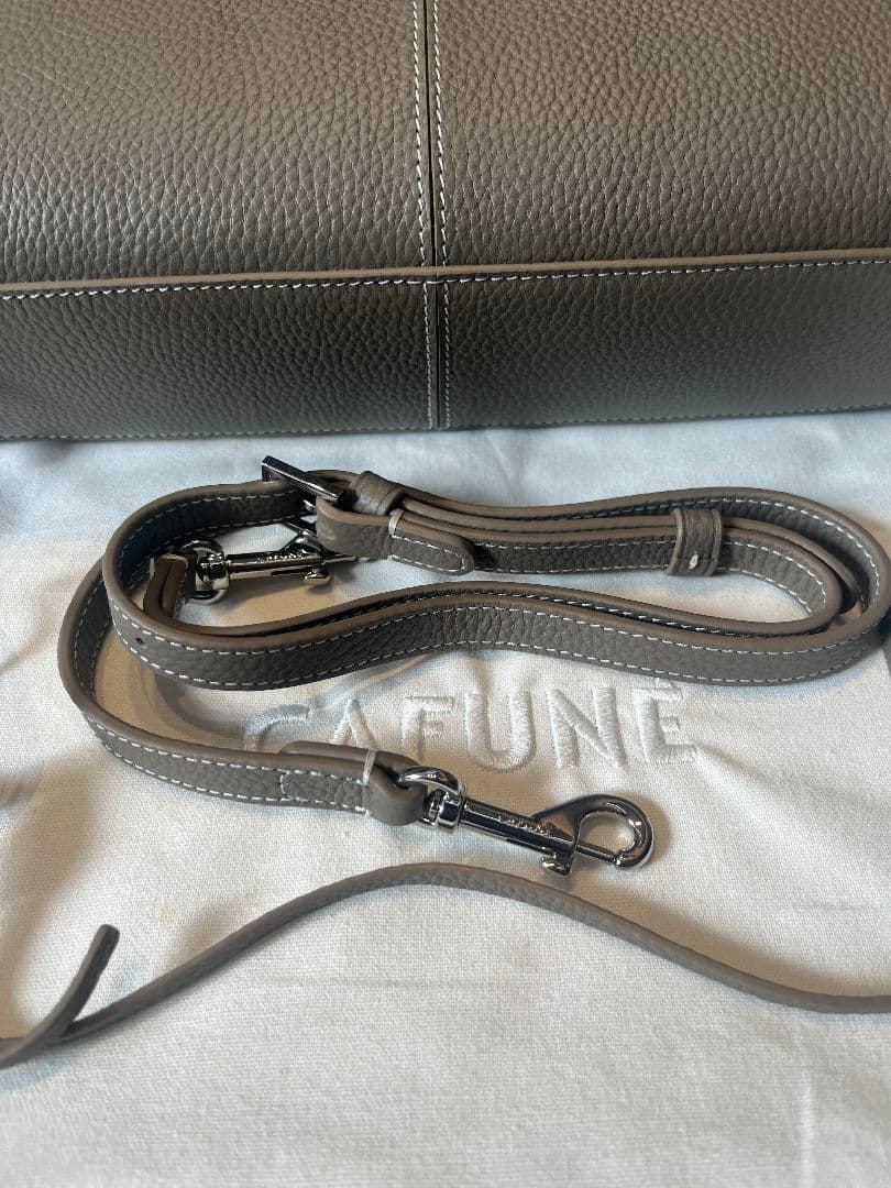 新品ほぼ ショルダーバッグ ハンドバッグ レザー　スタンスバッグ