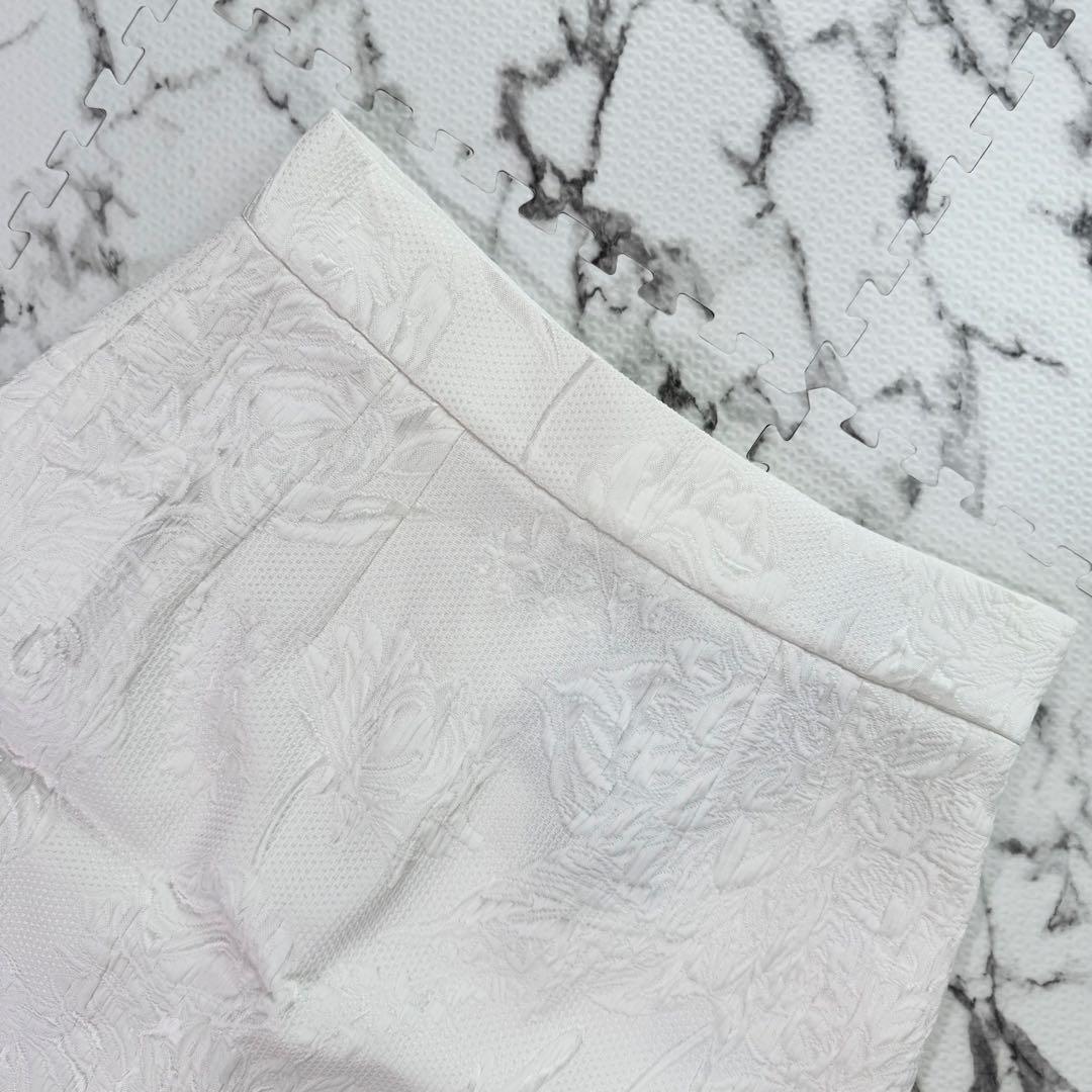 【新品タグ付き】ドルチェ＆ガッパーナ　フラワージャガードタイトスカート　ホワイト