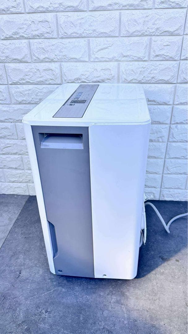Midea 除湿機　MAD22C1AWS 2022年製