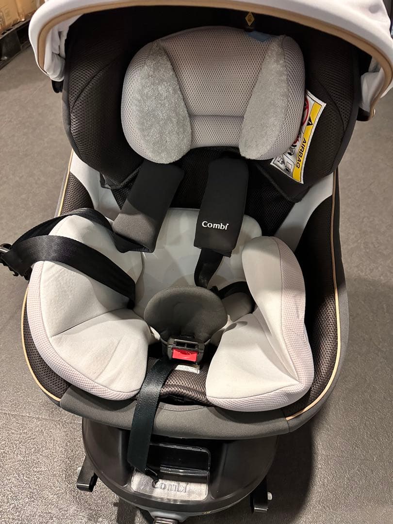 Combi ベビーシート グレー ほぼ未使用