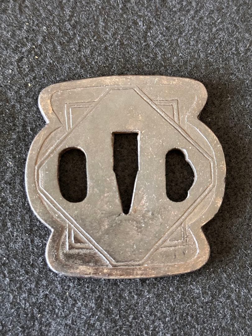 古美術　鉄地刀鍔　古刀剣装具　　時代物　25CB