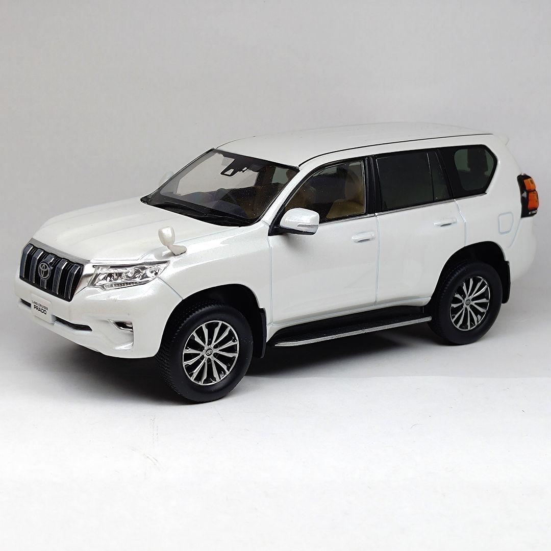 ランドクルーザープラド 後期 カラーサンプル ホワイトパールクリスタルシャイン