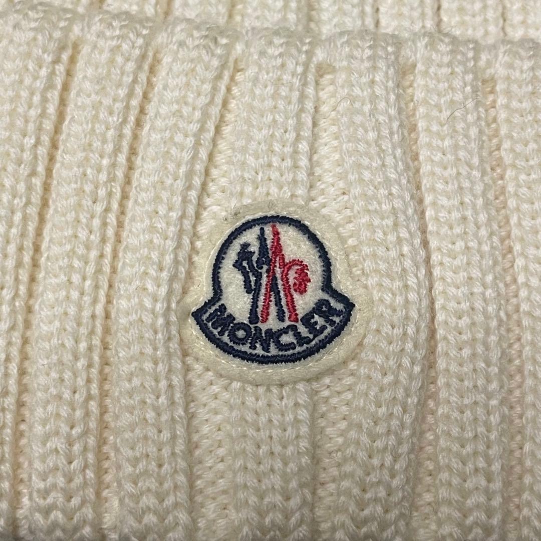 モンクレール ニット帽 白