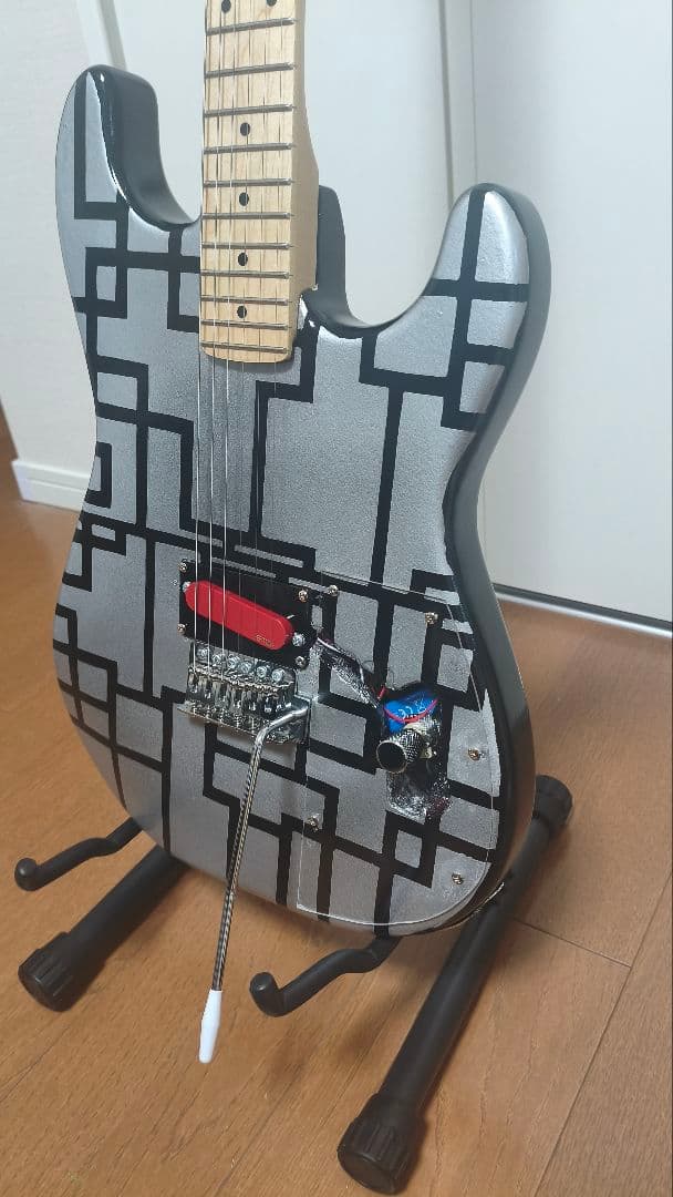 EMG-SAピックアップG柄ラージヘッドストラトタイプ不気味なエレキギター