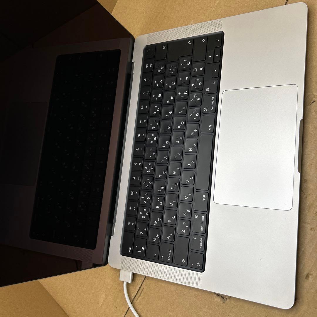 Apple MacBook Pro M1 2021 14インチ　16GB