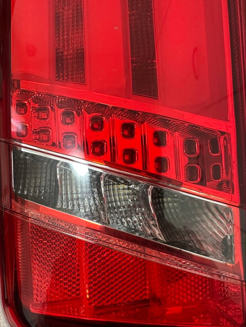 valenti 200系ハイエース　JEWEL LEDテールランプ