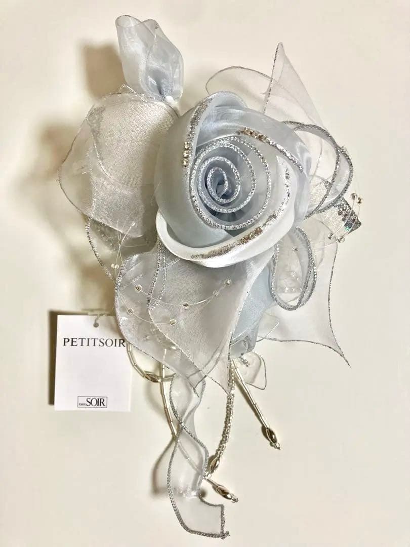 東京ソワール　PETITSOIR コサージュ ブローチ　　シルバー　新品未使用