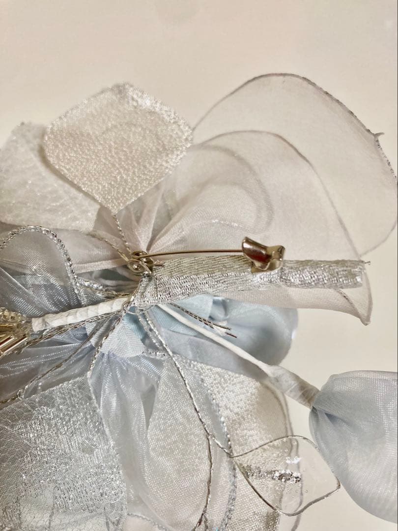 東京ソワール　PETITSOIR コサージュ ブローチ　　シルバー　新品未使用