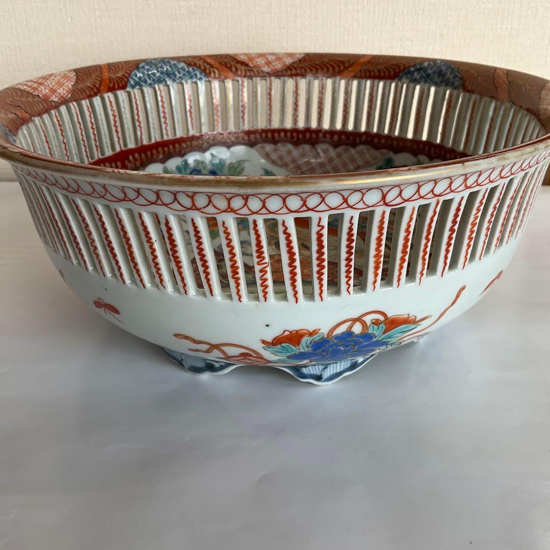 古伊万里　色絵花鳥仔犬文透し彫鉢　江戸時代中期から後期頃　優品