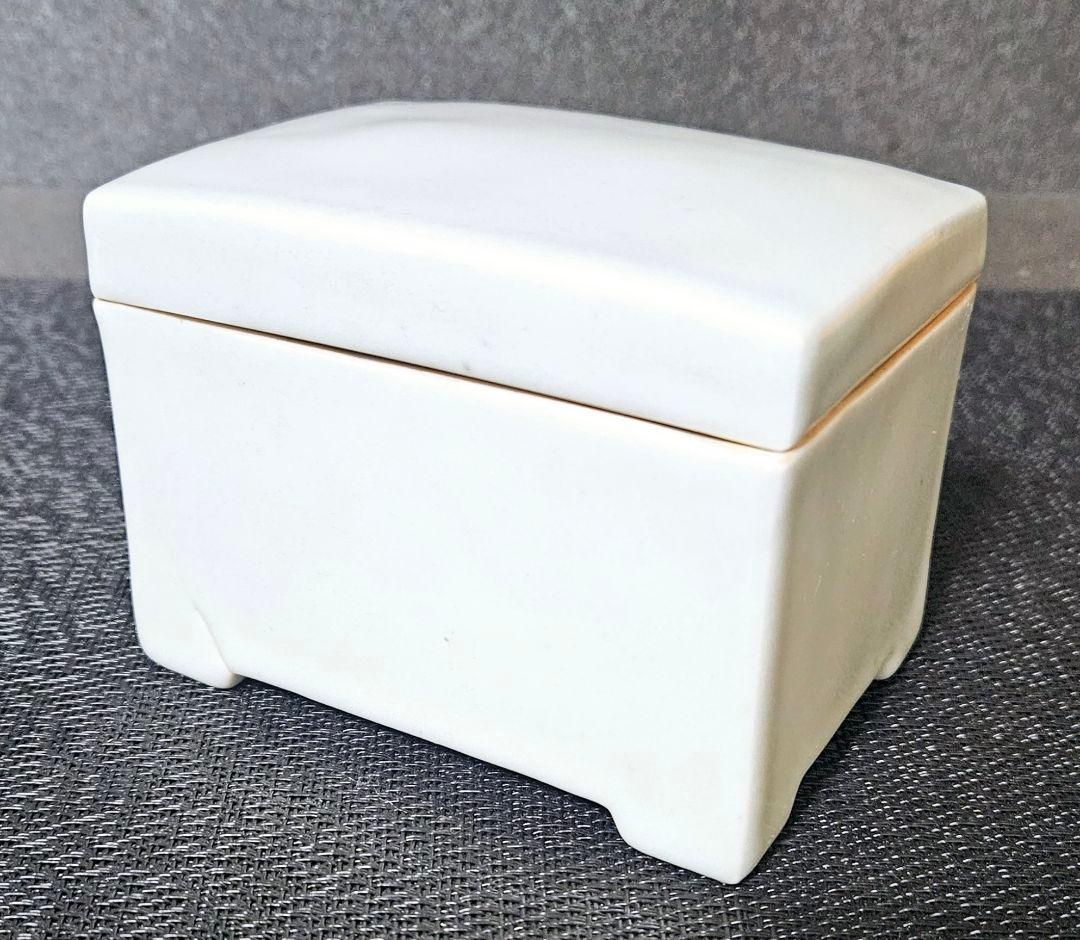 名工】瀧田項一作　白磁　小箱　香炉　香合　小物入れ　【師　富本憲吉　濱田庄司