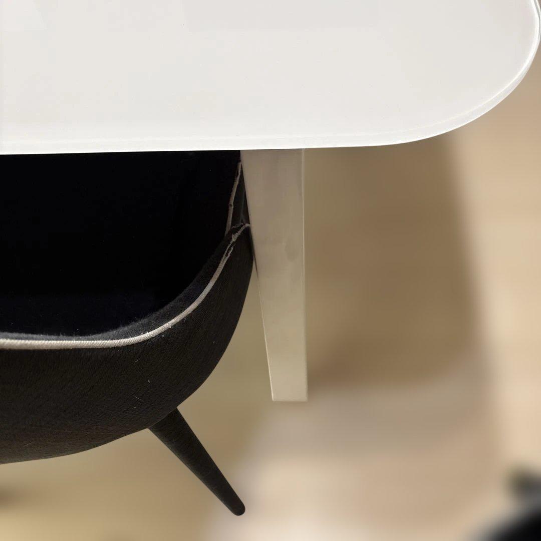 ホワイト　ダイニングテーブル