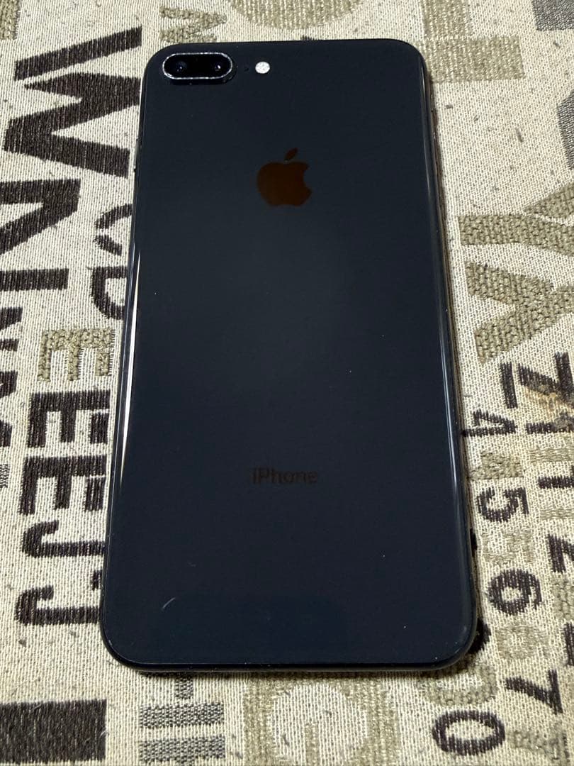 iPhone 8Plus 匿名発送　64G 最大充電容量77%