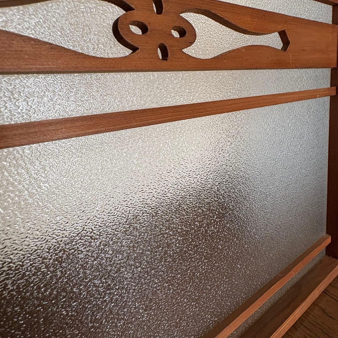 昭和板型ガラス　木枠付き　透かし彫り パーテーションの部品　間仕切り　衝立