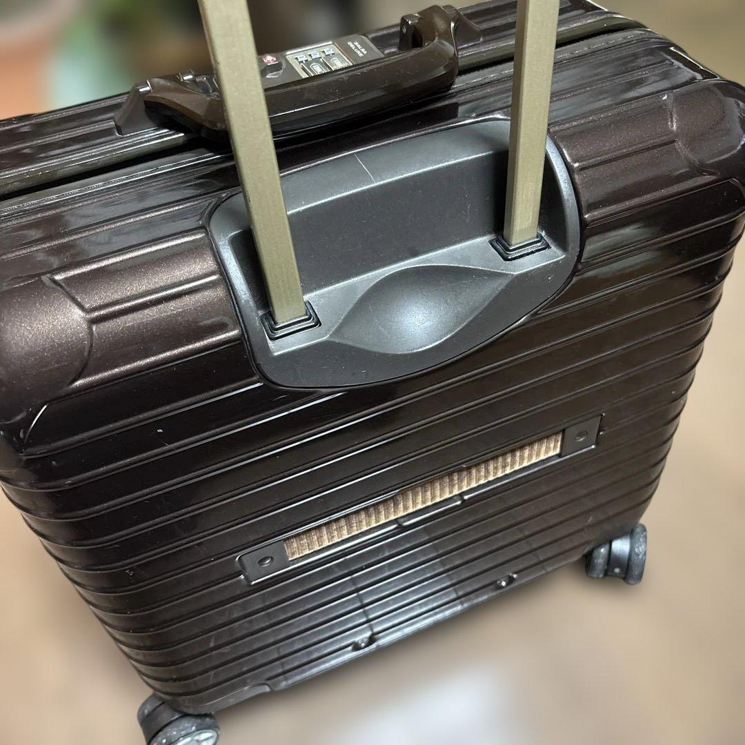 リモワ サルサデラックス4輪 23L 機内持込可　ビジネストローリー　上品な茶色