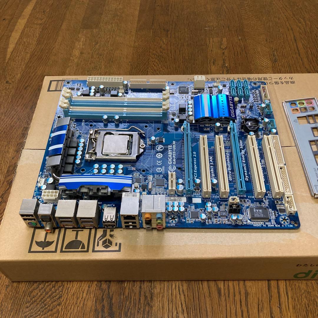 GIGABYTE GA-P55-UD3R マザーボード