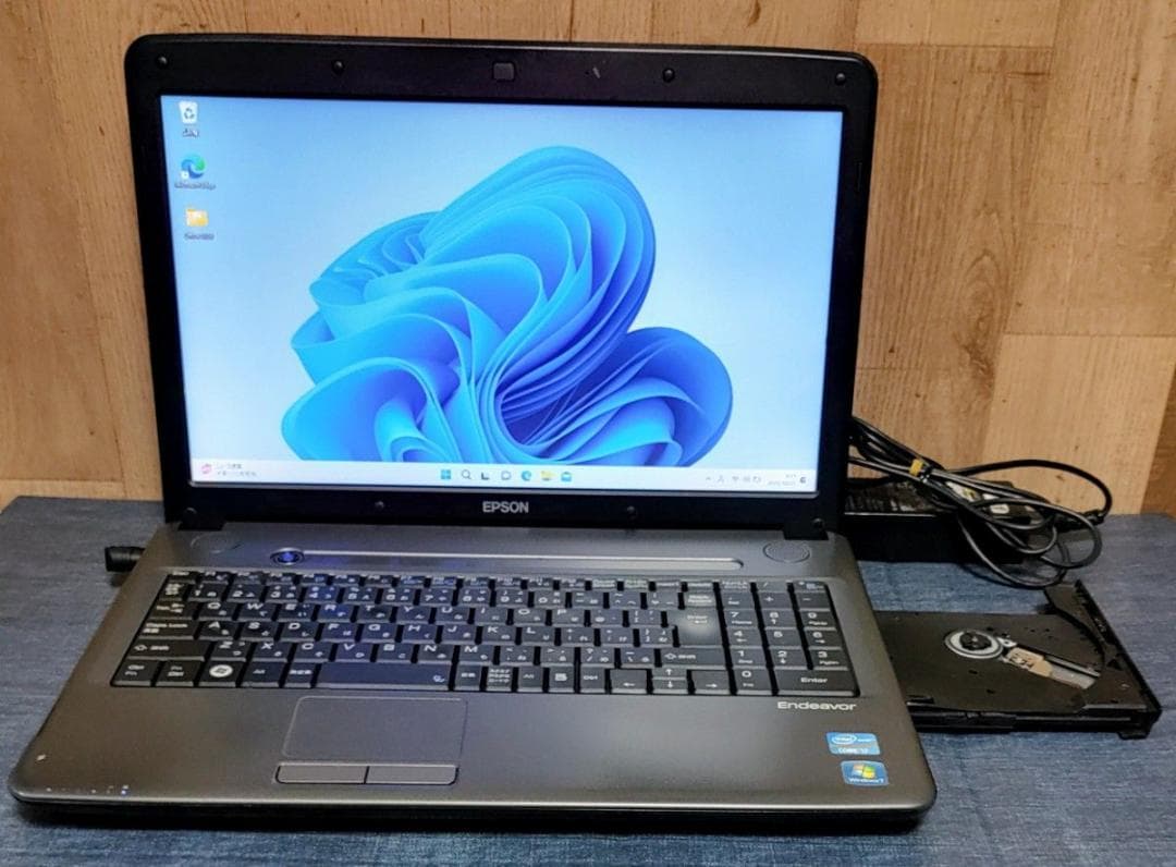 EPSON ノートパソコン Corei7 メモリ8GB SSD256GB DVD