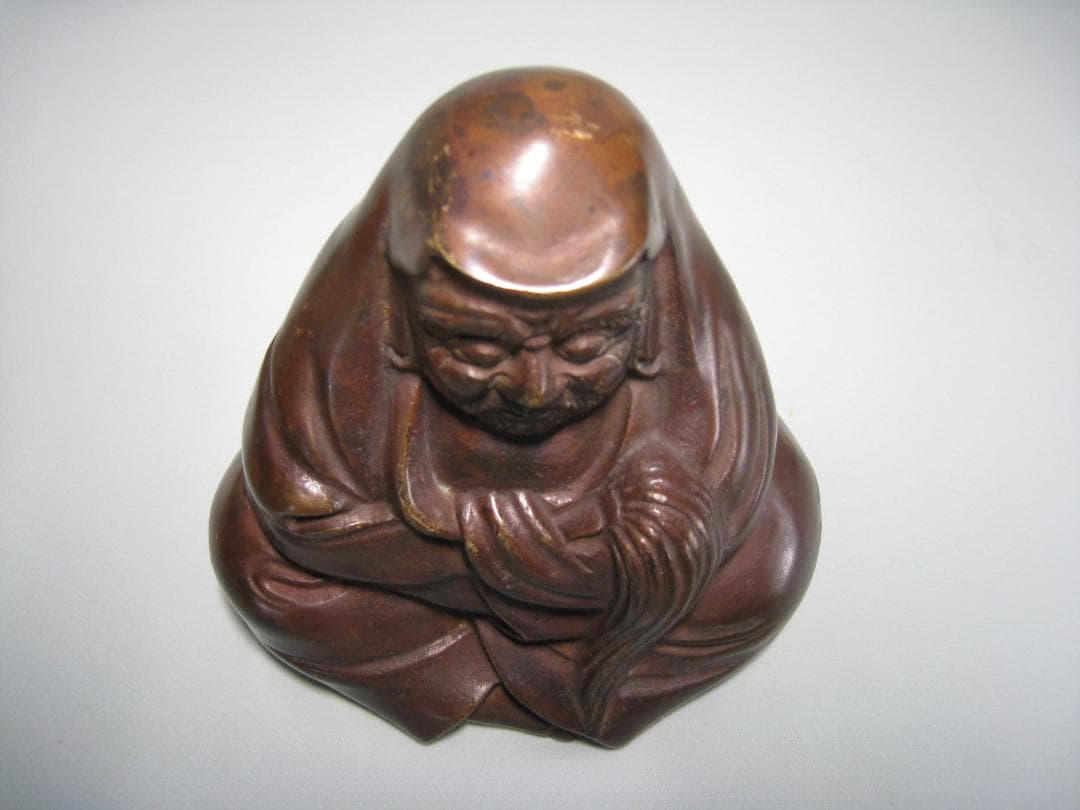 銅製　　達磨像　　払子を手にした達磨