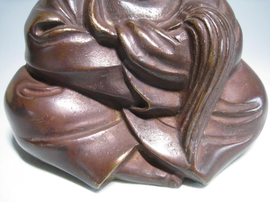 銅製　　達磨像　　払子を手にした達磨