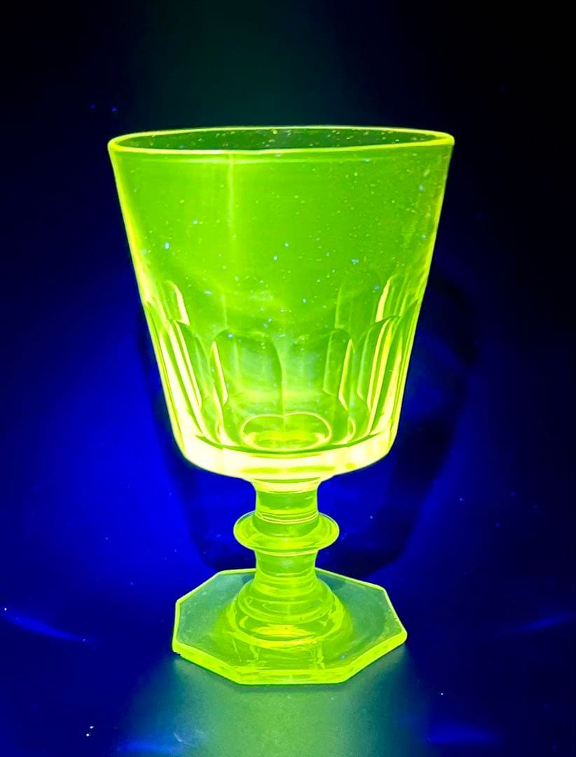 大ぶりなゴブレット　ウランガラス　和ガラス グラス 八角形台　アンティーク