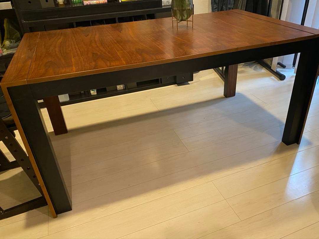 アルモニア　伸縮式ダイニングテーブル