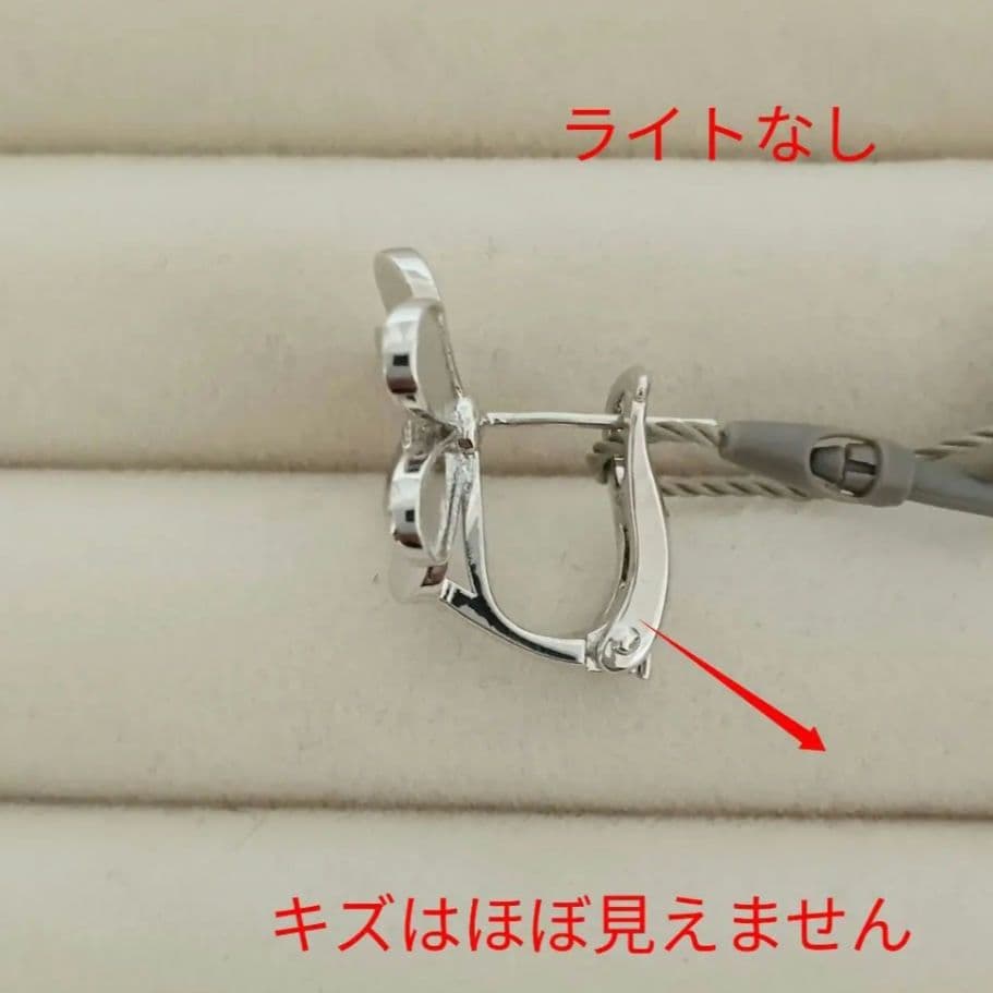 訳あり　ハイクオリティ　三つ葉ピアス　フラワーピアス　ホワイトゴールドカラー