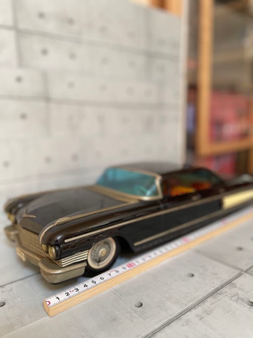 ヨネザワ　1960年代ブリキ大型キャデラック赤・黒2台460mm