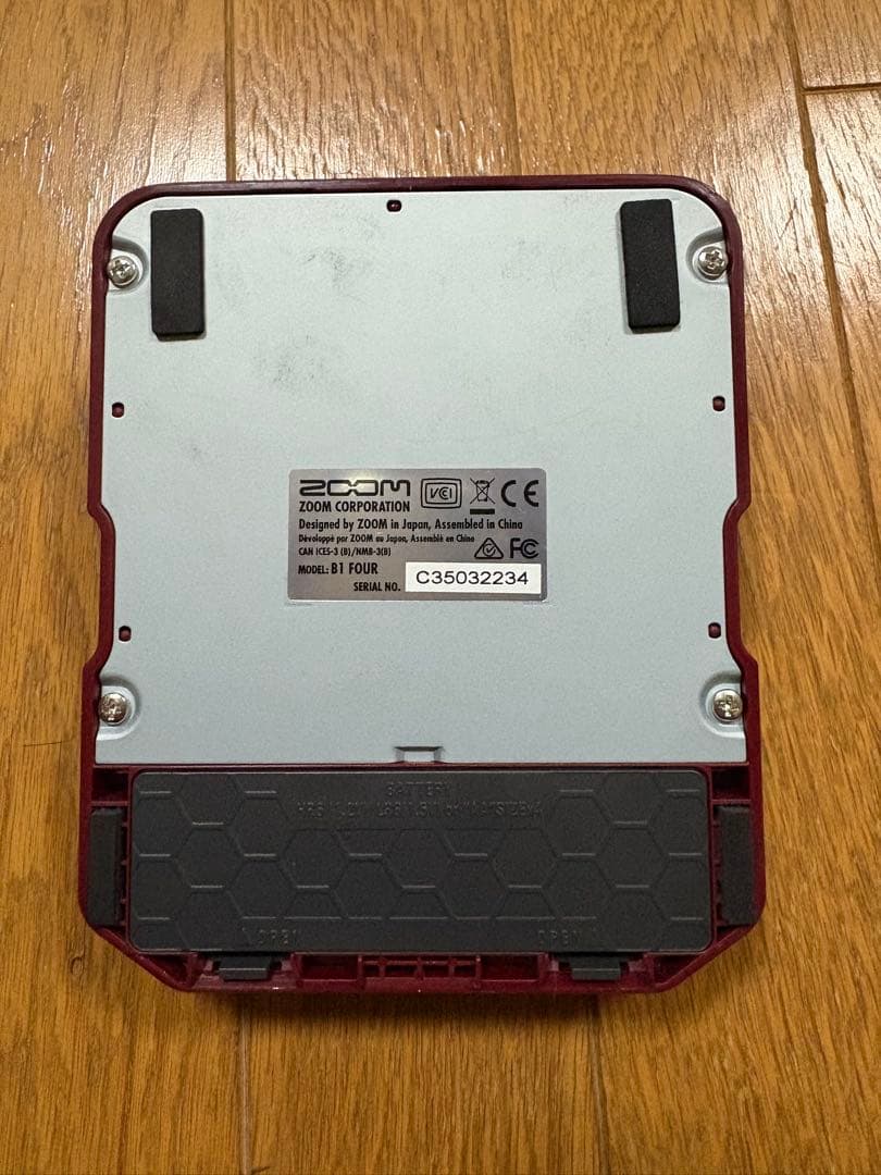 ZOOM B1 FOUR マルチエフェクトプロセッサー