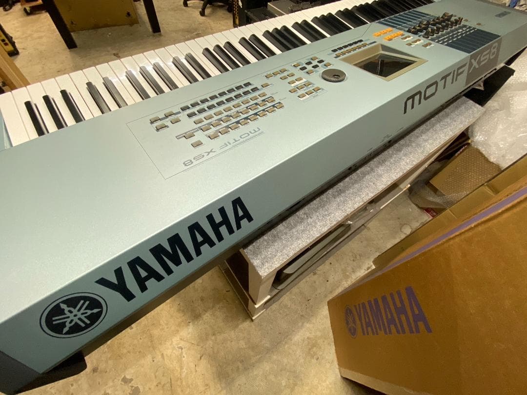 YAMAHA MOTIF XS8 シンセサイザー