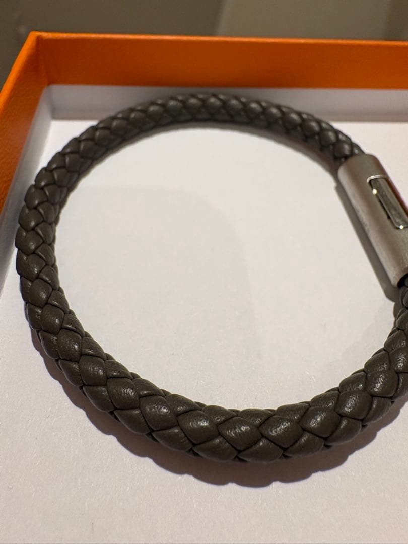 レザーブレスレット 《パズルH》　グリ・エタン