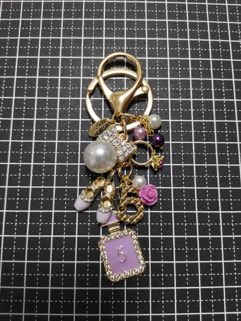 ハンドメイドチャーム　キーホルダー　キラキラカメリア　黒系　他おまとめ