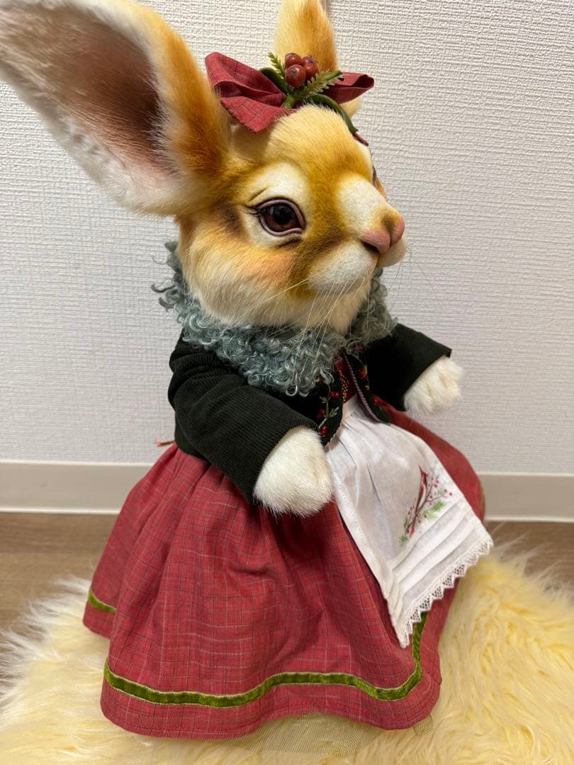 【最終価格】海外作家様作　アートドール　ワンピースを着たうさぎ